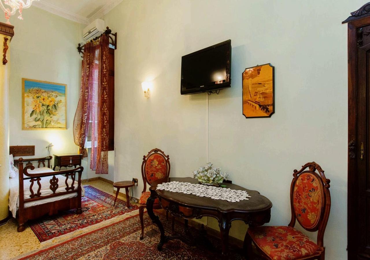 B&B Atmosfere Del Centro Storico Naples Exterior photo